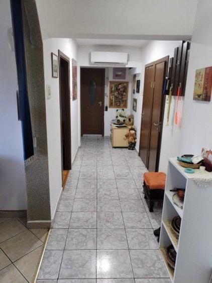 Apartament cu 3 camere decomandat, mobilat în Rahova