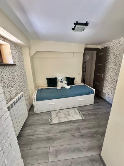 Apartament cu 2 camere decomandat în Peninsula