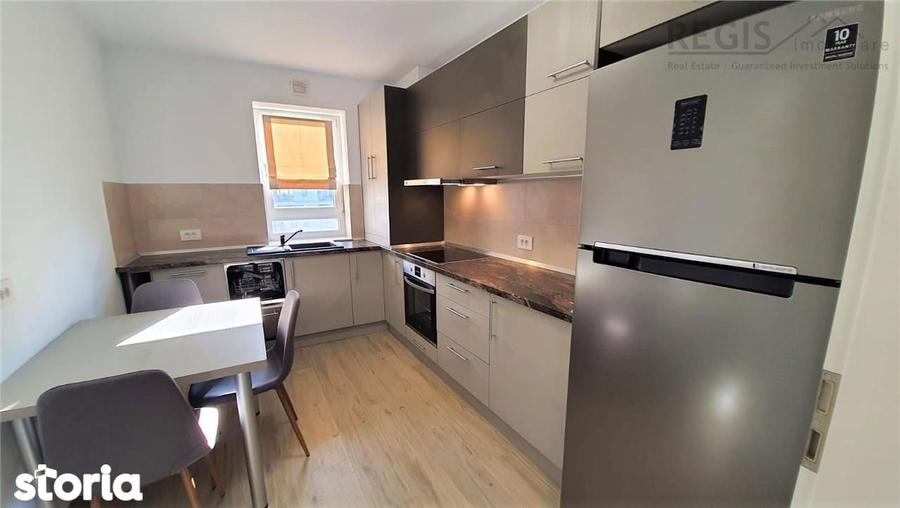 Apartament cu 3 camere decomandat în Tractorul