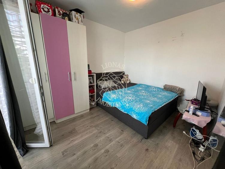 Apartament cu 2 camere semidecomandat, mobilat în Decebal