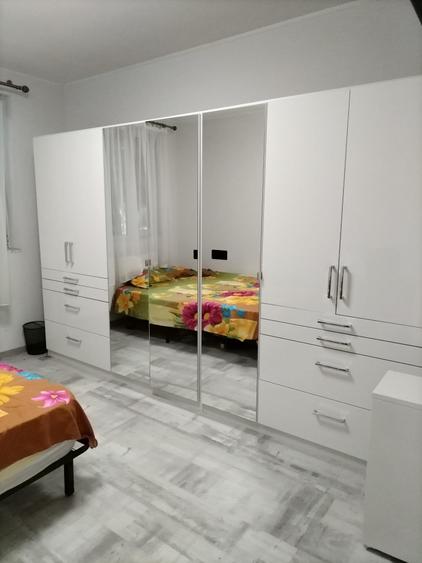 Apartament cu 3 camere decomandat în Pajura