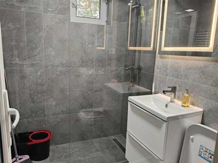 Apartament cu 2 camere semidecomandat în Viziru 2