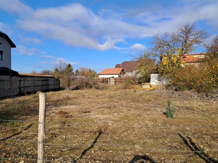 Teren de 3068 mp, în Priseaca