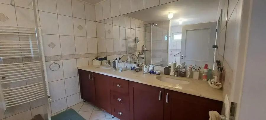 Casă cu 8 camere cu Piscina în Corbeanca