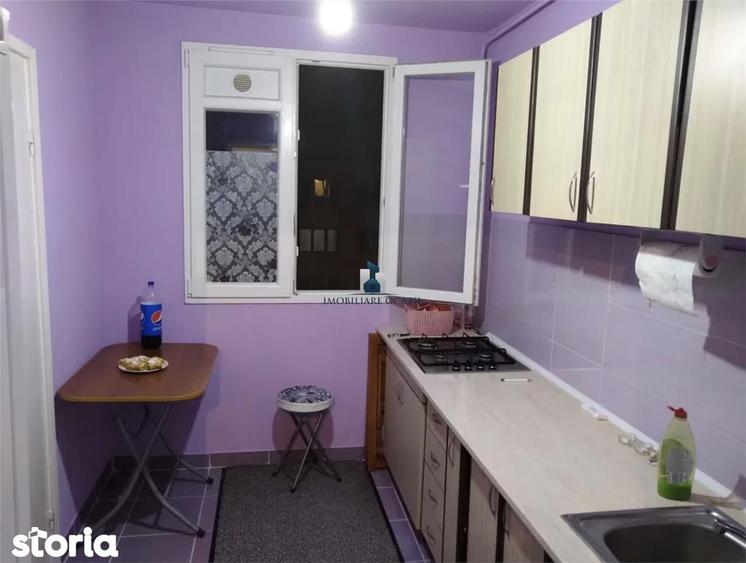 Apartament cu 3 camere semidecomandat în Giurgiului