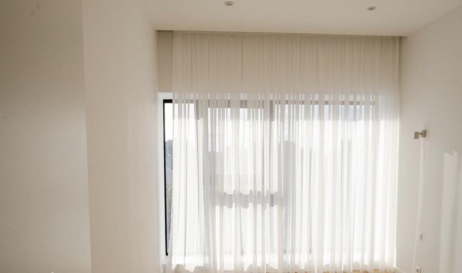 Apartament cu 4 camere decomandat, mobilat în Barbu Văcărescu