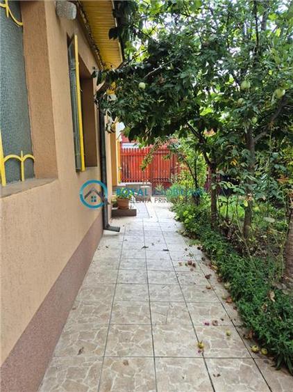 Casă individuală cu 6 camere cu Canalizare în Gheorghe Doja