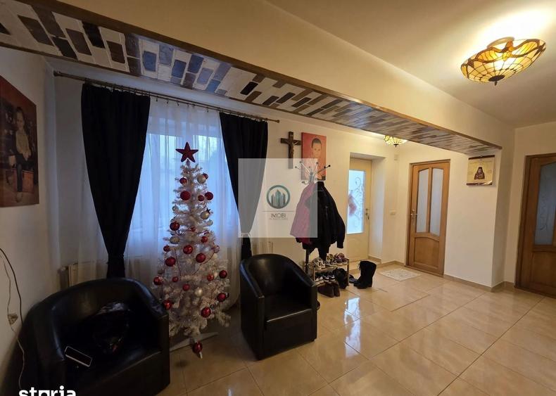 Casă individuală cu 4 camere cu Canalizare în Central