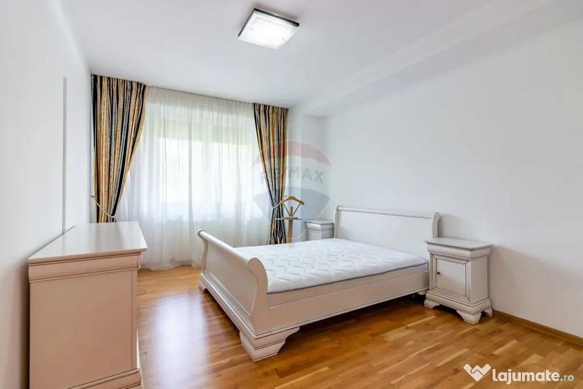Apartament cu 4 camere decomandat în Nordului