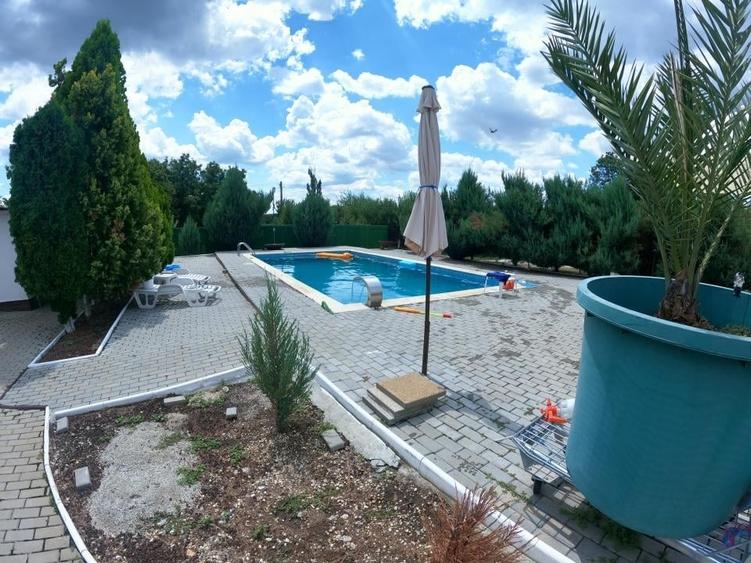Casă cu 5 camere cu Teren 1970 Mp în Central