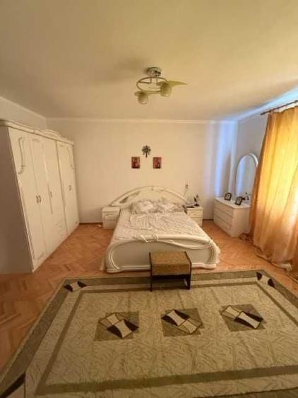 Casă cu 4 camere în Lunca