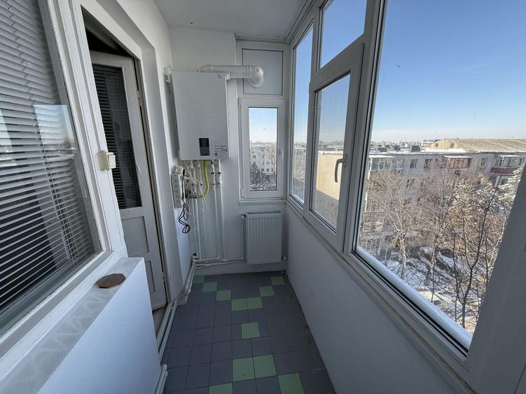 Apartament cu 3 camere decomandat în Casa de Cultură