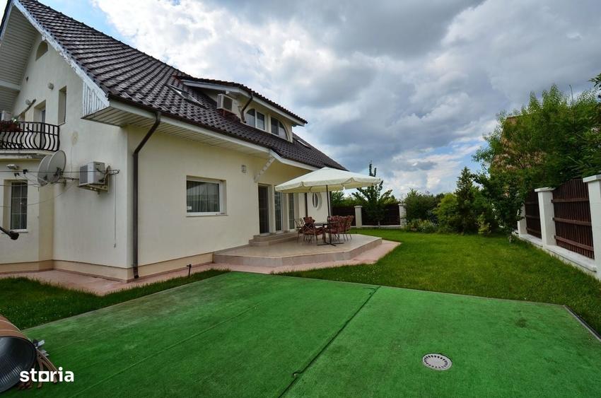 Casă cu 4 camere decomandat în Central