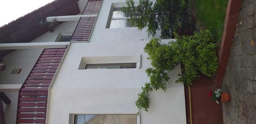 Casă cu 6 camere cu Teren 1122 Mp în Central