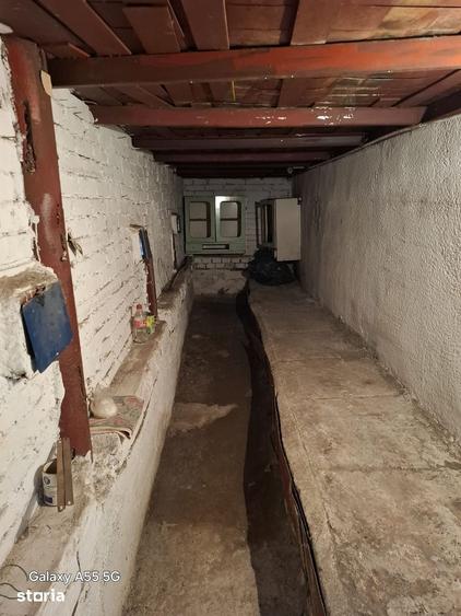 Apartament cu 3 camere decomandat în Tractorul