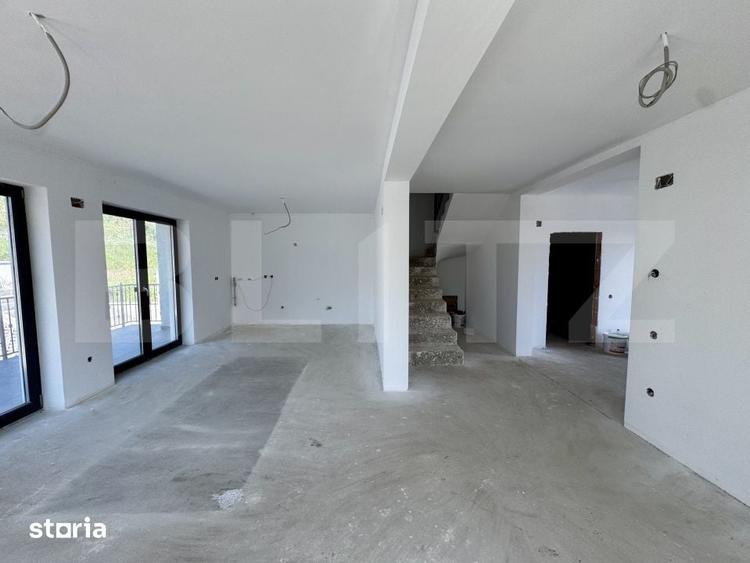 Casă cu 4 camere cu Teren 500 Mp în Corunca