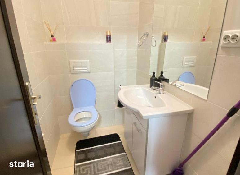 Apartament cu 3 camere în Centru Civic
