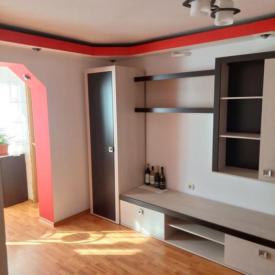 Apartament cu 2 camere decomandat în Trivale