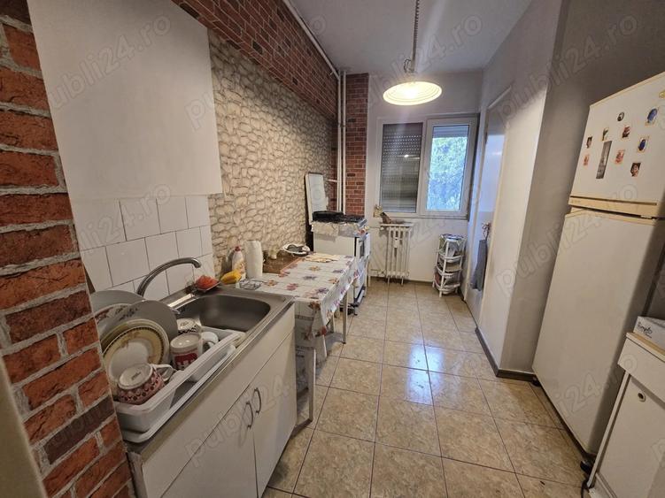 Apartament cu 3 camere decomandat în Iancului