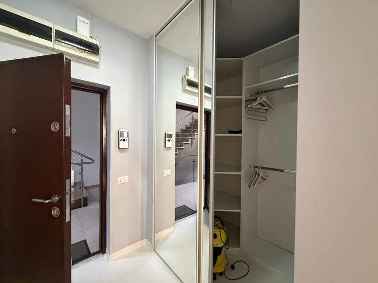 Apartament cu 2 camere semidecomandat, mobilat în Aviației