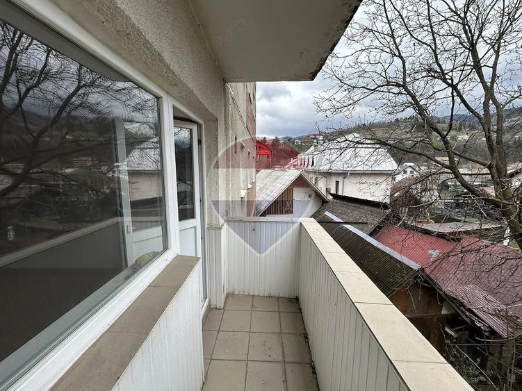 Apartament cu 3 camere decomandat în Băile Borșa