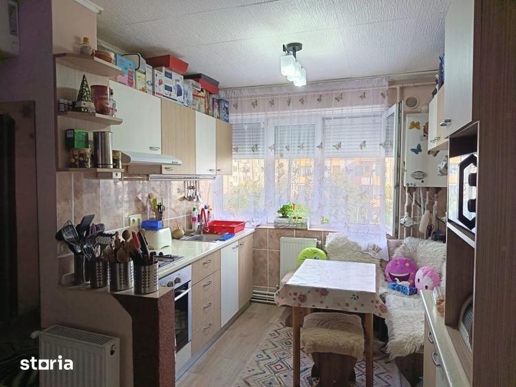 Apartament cu 2 camere decomandat în Republicii