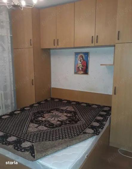 Apartament cu 3 camere decomandat, mobilat în Titan