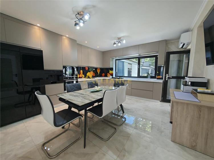 Casă individuală cu 5 camere cu Teren 650 Mp în Berceni