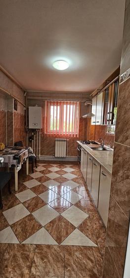 Apartament cu 2 camere decomandat în Micro 20