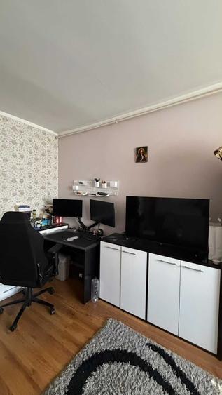 Apartament cu 2 camere decomandat în Exterior Vest