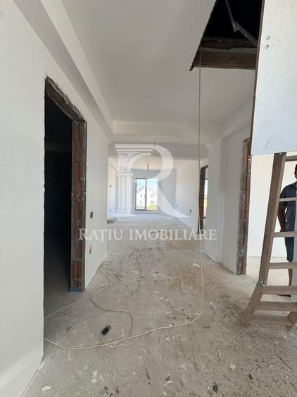 Casă individuală cu 6 camere cu Canalizare în Oncea