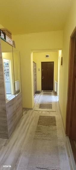 Apartament cu 4 camere decomandat în Cug