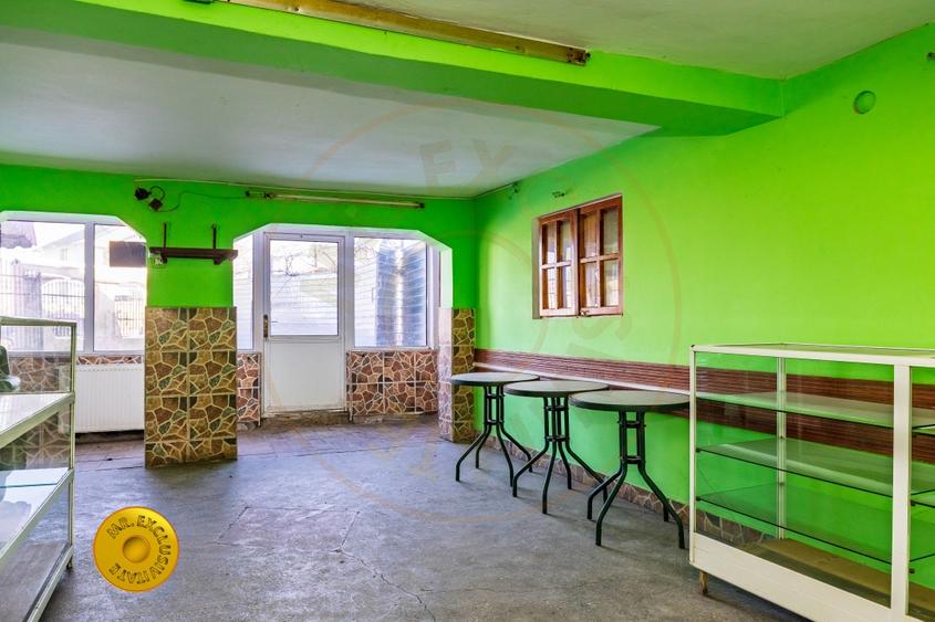 Casă individuală cu 8 camere cu Garaj în Căldăraru