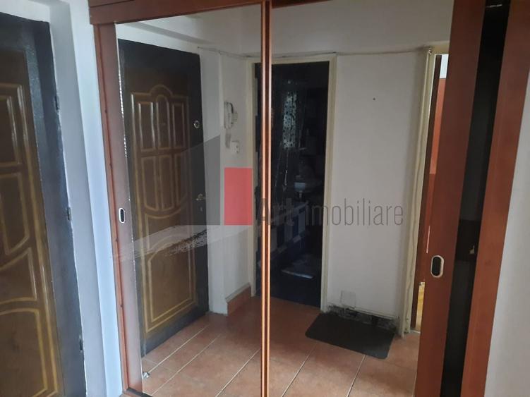 Apartament cu 2 camere circular în Titan