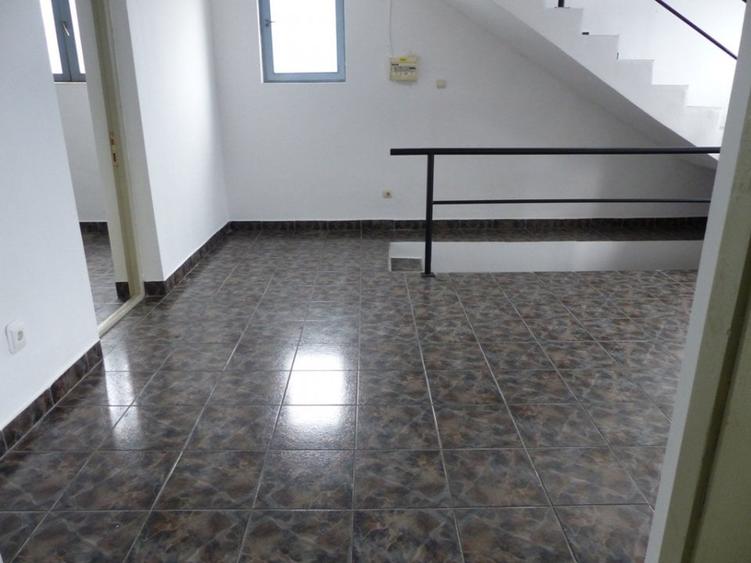 Birou, de 750 mp, în Mureșeni