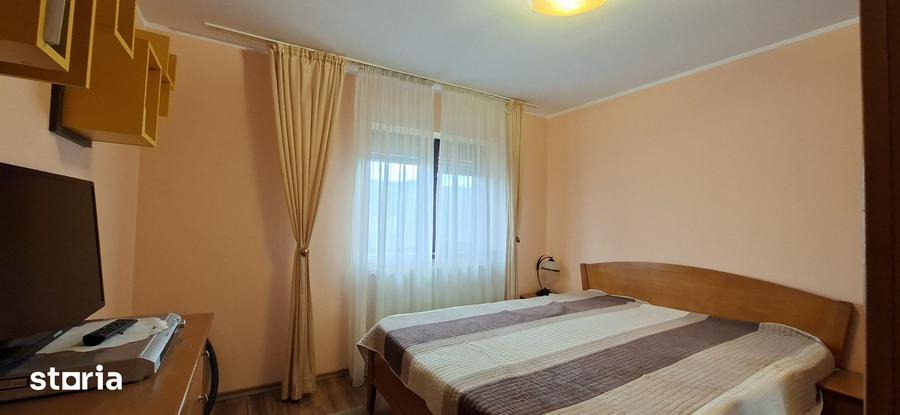 Apartament cu 3 camere decomandat în Mazepa 2