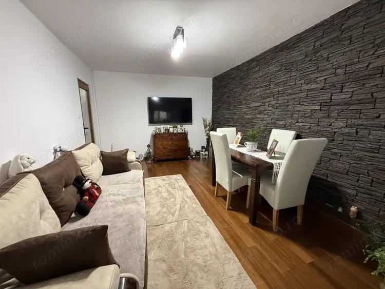 Apartament cu 4 camere decomandat, mobilat în Baba-Dochia
