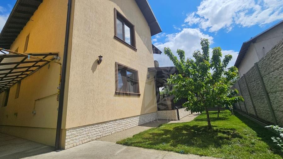 Casă individuală cu 4 camere cu Garaj în Mihai Bravu