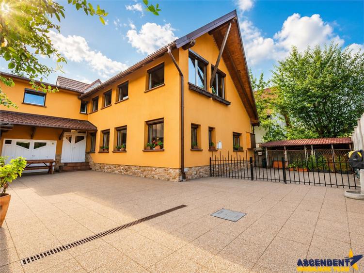 Casă cu 4 camere cu Teren 343 Mp în Florilor