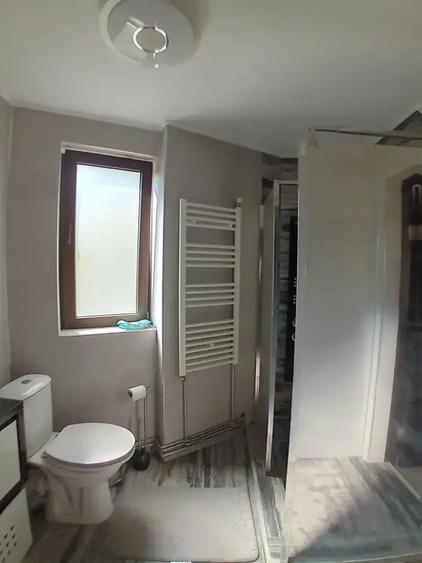Apartament cu 3 camere semidecomandat, mobilat în Unirii