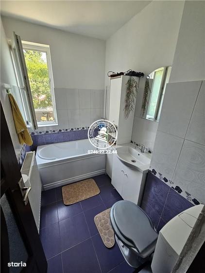 Casă cu 4 camere în Dorobanț