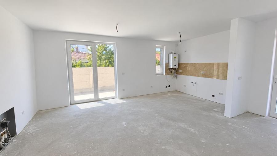 Casă individuală cu 3 camere cu Teren 120 Mp în Central
