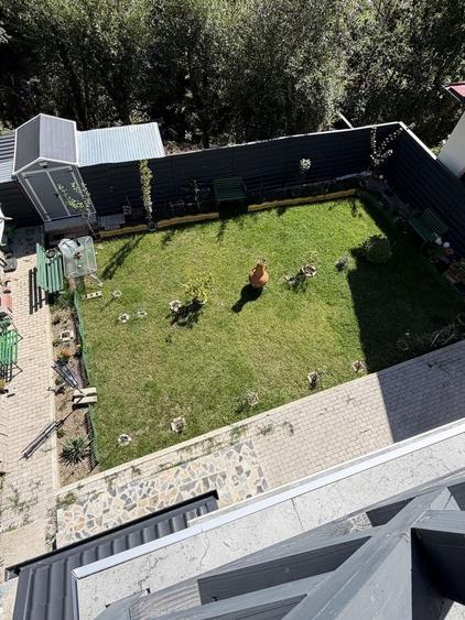 Apartament cu 4 camere decomandat în Poiana