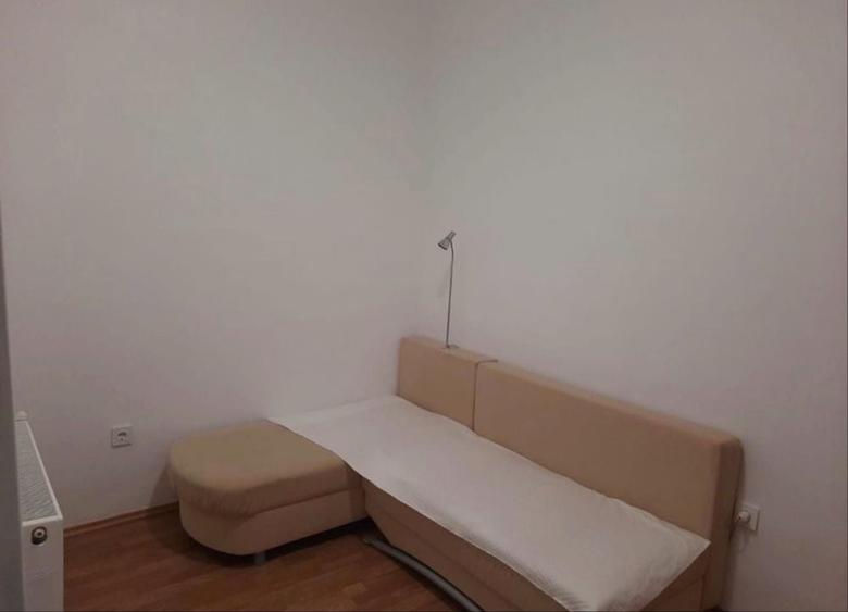 Apartament cu 3 camere decomandat în Florești
