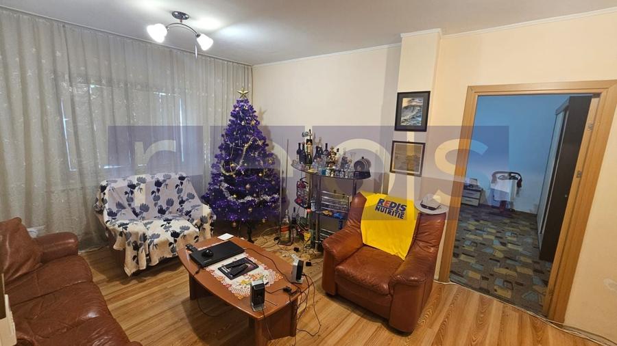 Apartament cu 4 camere decomandat în Sebastian