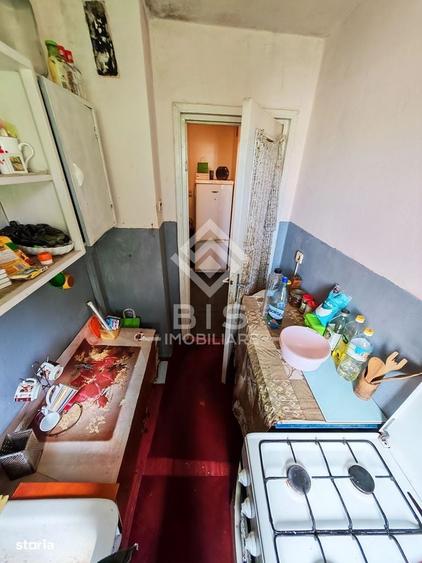Apartament cu 3 camere semidecomandat în Decebal