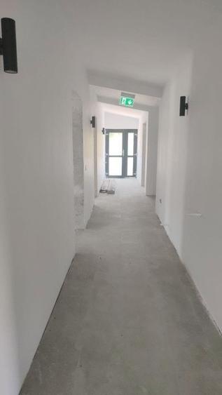 Spațiu comercial, de 386 mp, în Bălteni