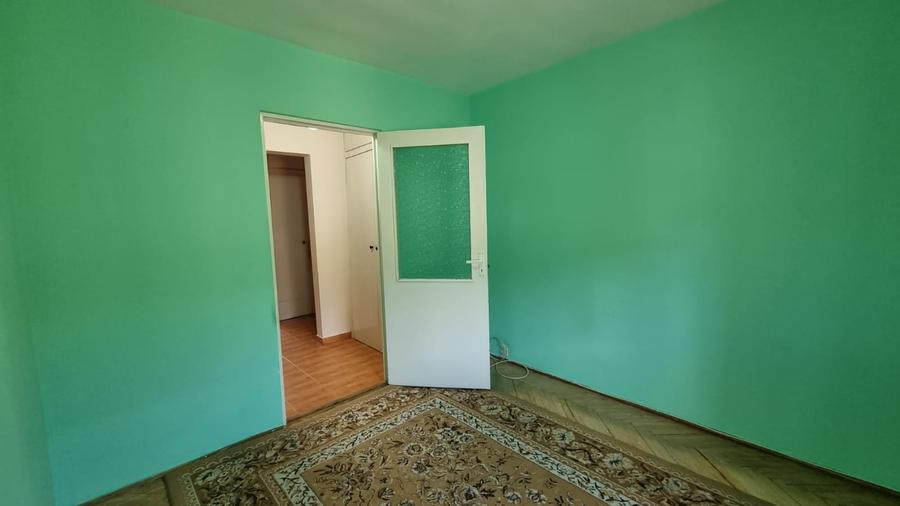 Apartament cu 3 camere decomandat în Micro 16