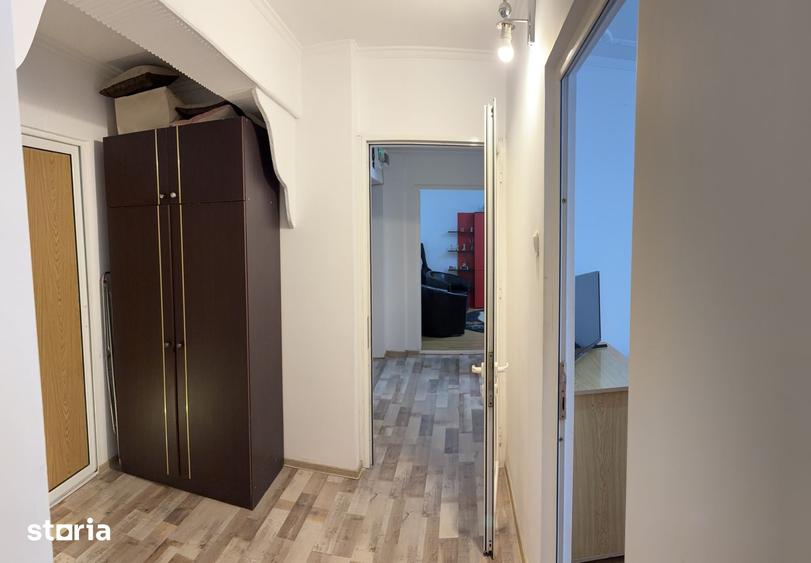 Apartament cu 3 camere decomandat în Prundu