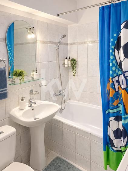 Apartament cu 3 camere decomandat, mobilat în Centru Civic
